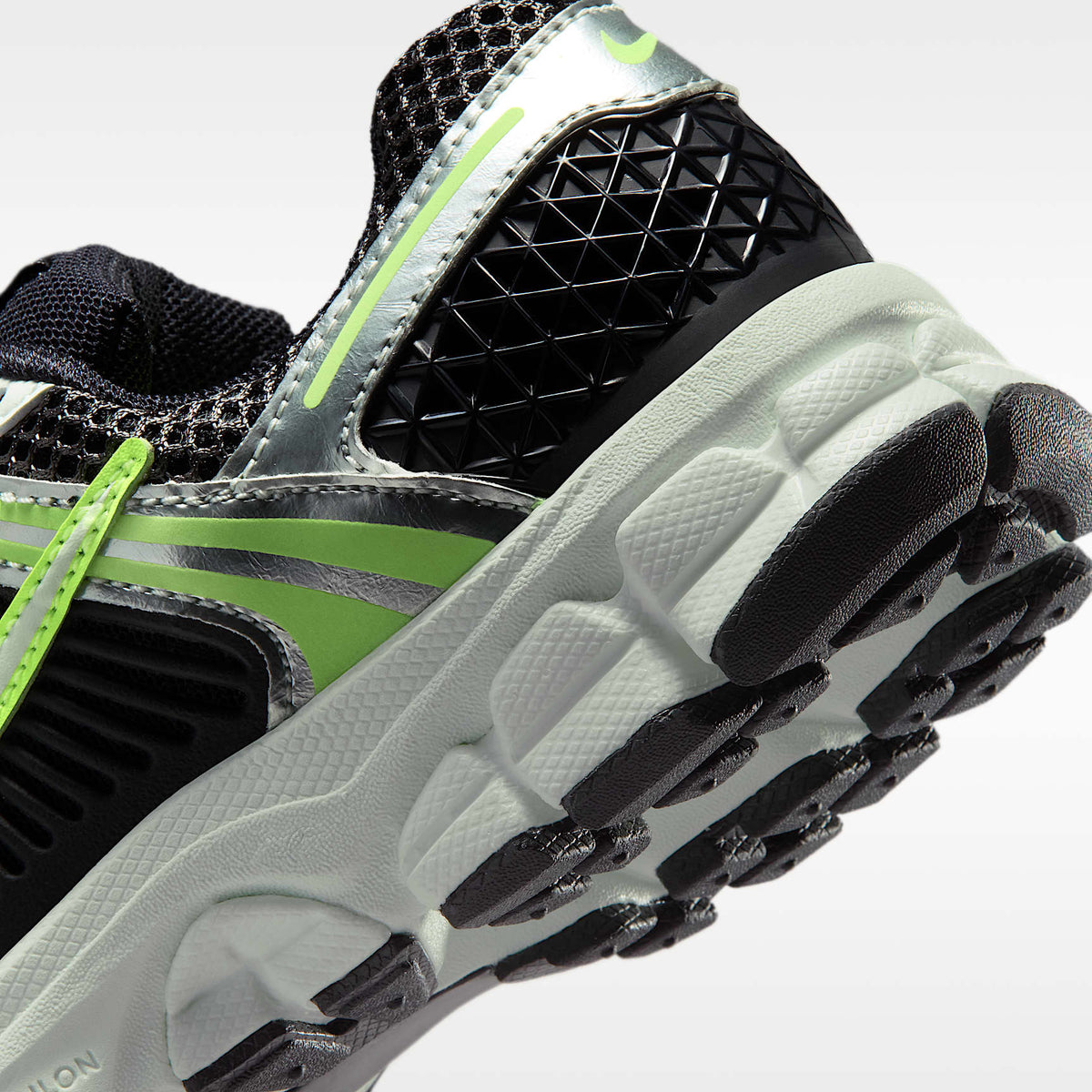 Nike Vomero 5 – Negro/Hielo volt/Antracita/Verde ligero – vista 8