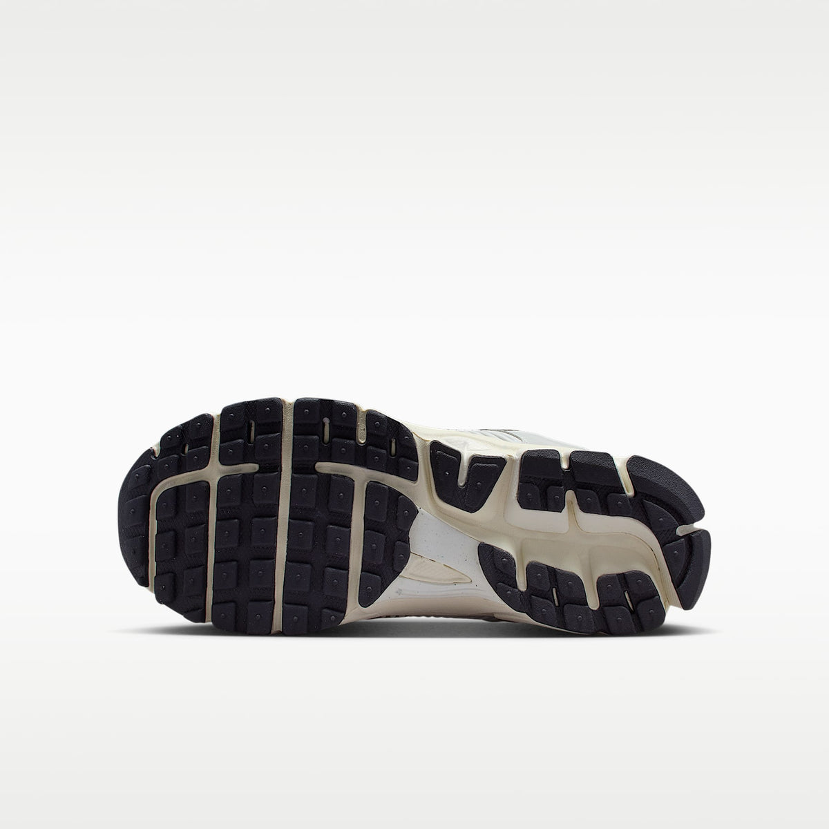 Nike Vomero 5 – Polvo fotón/Parrilla/Vela/Cromo – vista 2