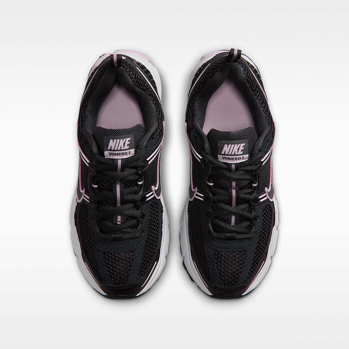 Nike Vomero 5 – Gris humo oscuro/Espuma rosa/Gris humo oscuro – vista 4