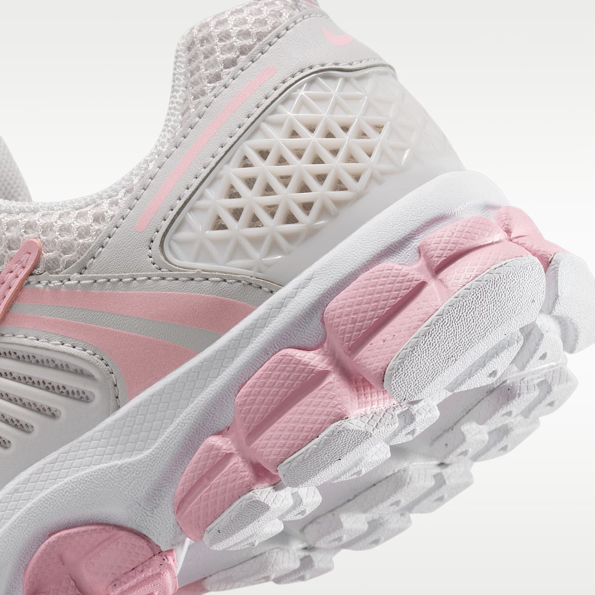 Nike Vomero 5 – Gris vasto/Blanco/Blanco/Rosa suave medio – vista 8
