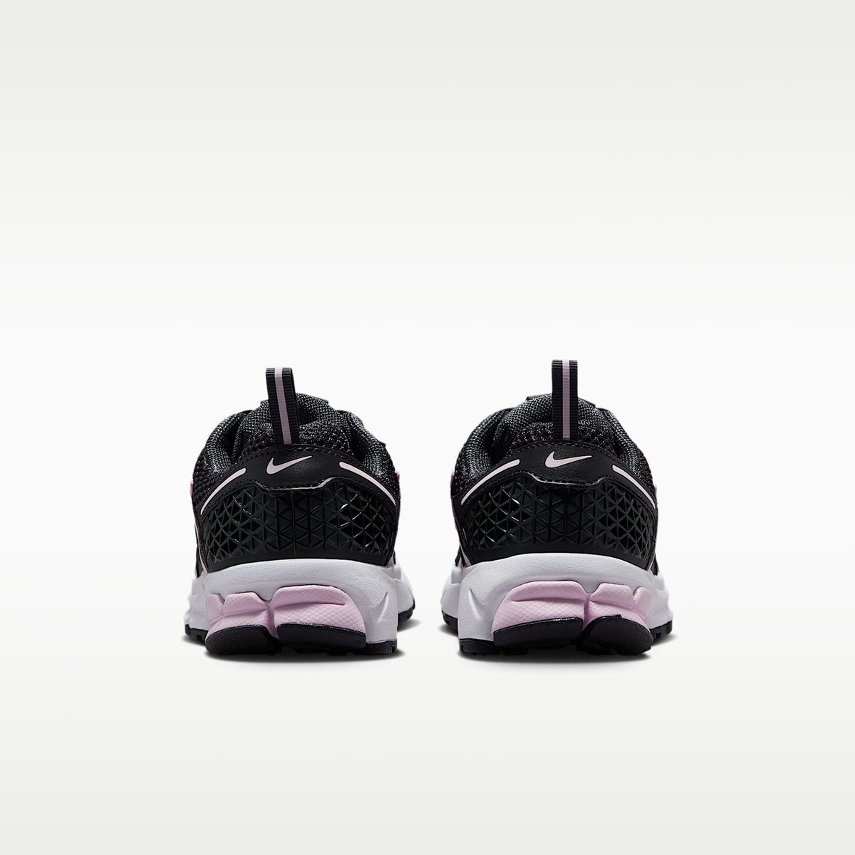 Nike Vomero 5 – Gris humo oscuro/Espuma rosa/Gris humo oscuro – vista 6