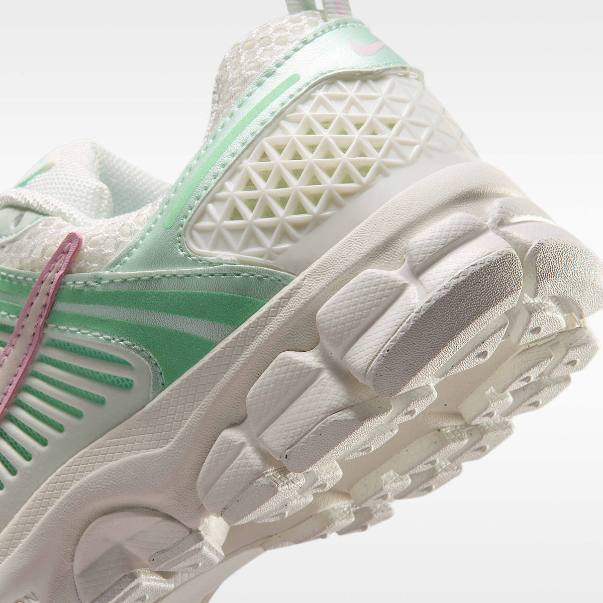 Nike Vomero 5 – Vela/Espuma rosa/Verde ártico/Vela – vista 8