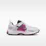 Nike Vomero 5 – Blanco/Platino puro/Fucsia cálido/Platino metalizado – vista 3