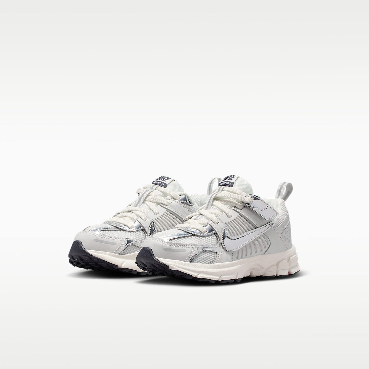 Nike Vomero 5 – Polvo fotón/Parrilla/Vela/Cromo – vista 5