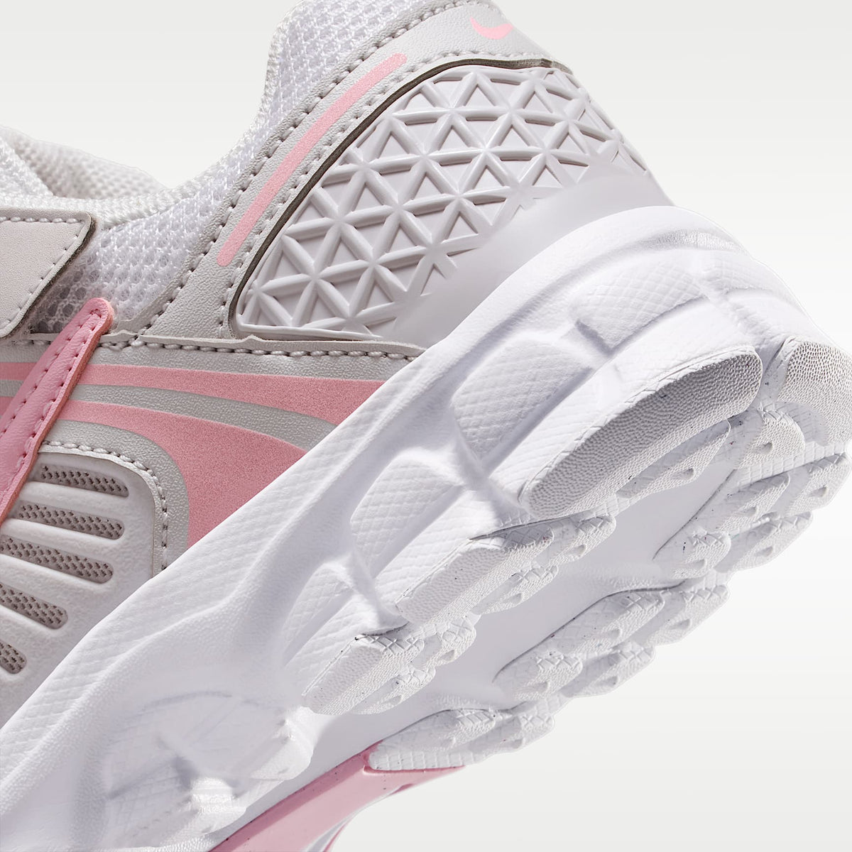 Nike Vomero 5 – Gris vasto/Blanco/Blanco/Rosa suave medio – vista 8