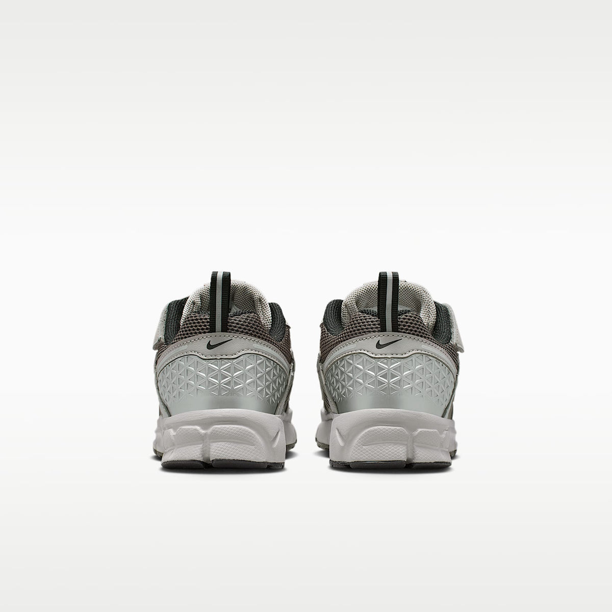 Nike Vomero 5 – Gris universitario/Cueva/Plata metalizado/Negro – vista 6