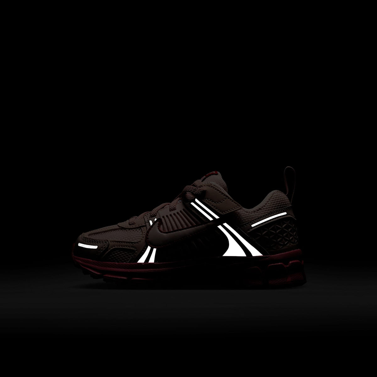 Nike Vomero 5 – Rojo sedimento/Peonía/Carmesí team/Rojo sedimento – vista 9