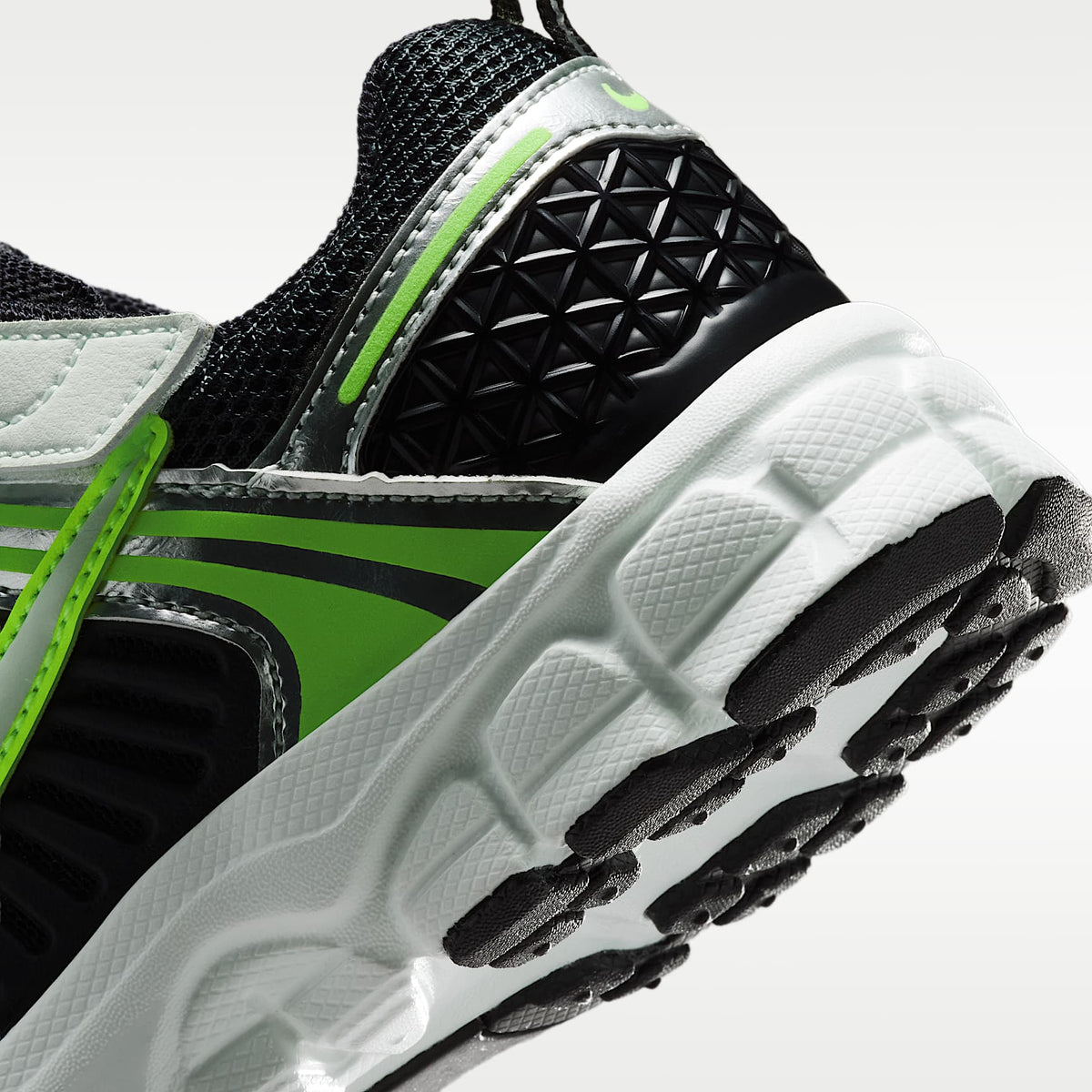 Nike Vomero 5 – Negro/Hielo volt/Antracita/Verde ligero – vista 8