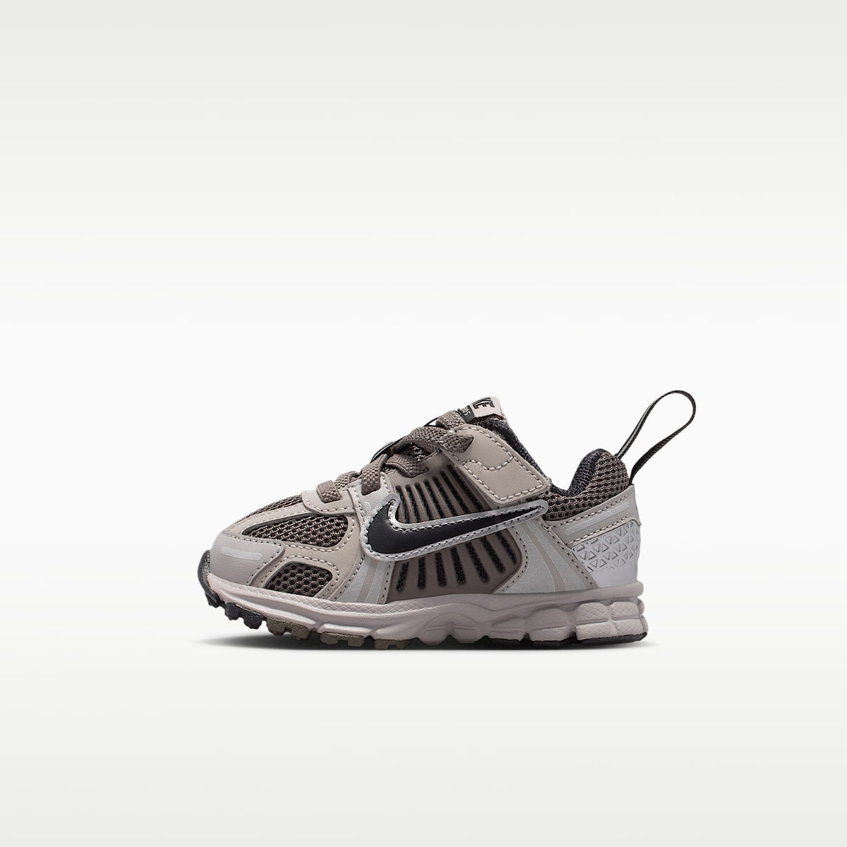Nike Vomero 5 – Gris universitario/Cueva/Plata metalizado/Negro – vista 1