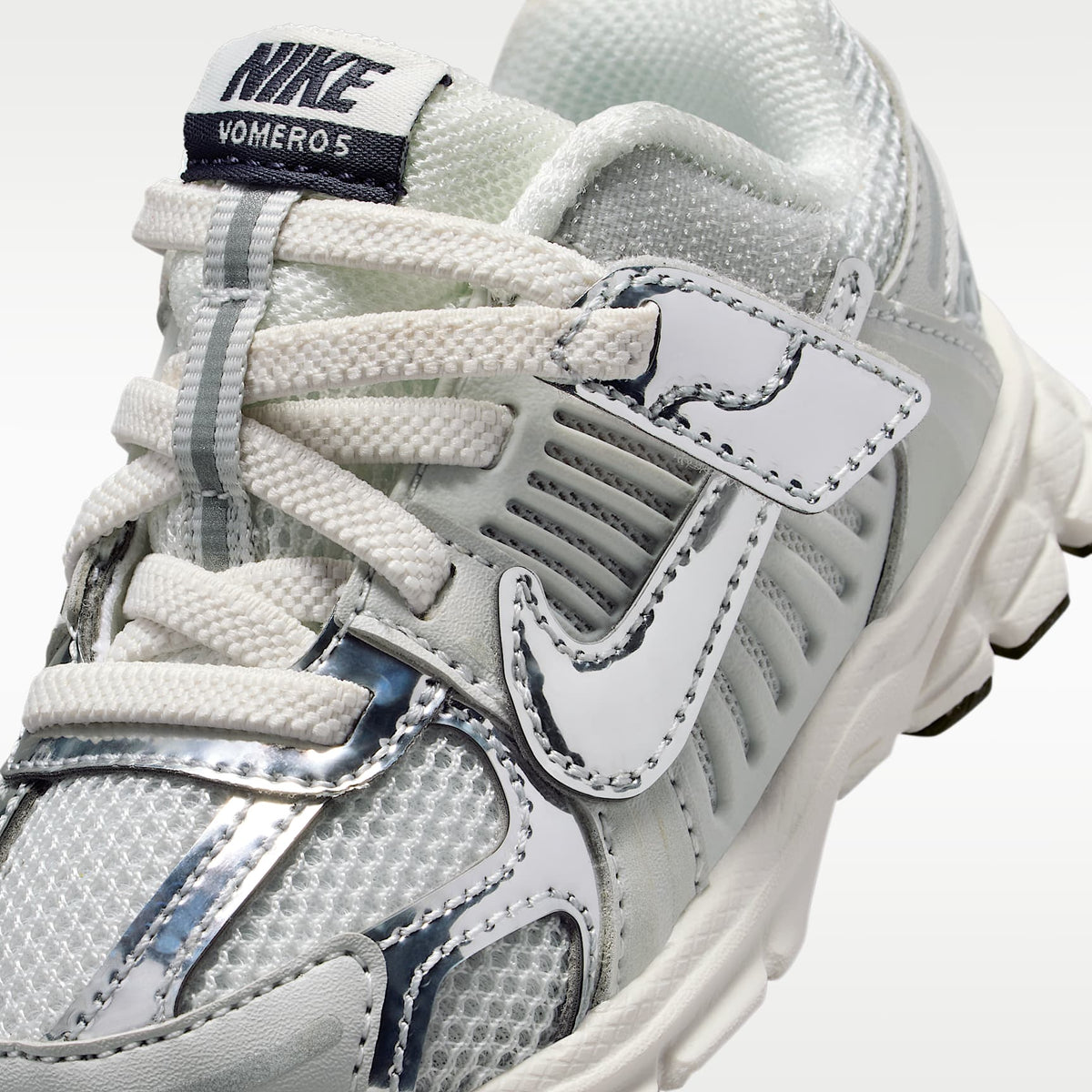 Nike Vomero 5 – Polvo fotón/Parrilla/Vela/Cromo – vista 7
