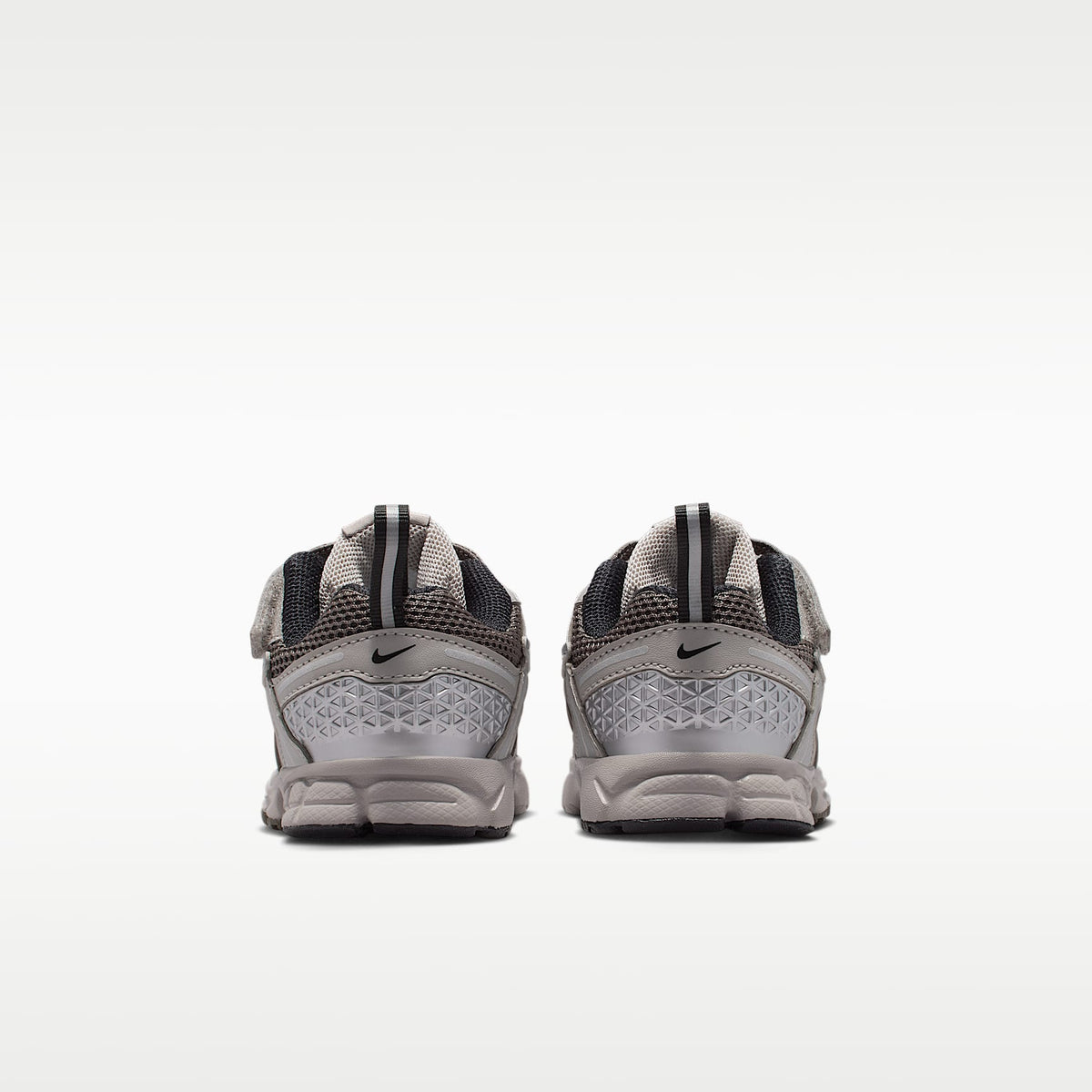 Nike Vomero 5 – Gris universitario/Cueva/Plata metalizado/Negro – vista 6