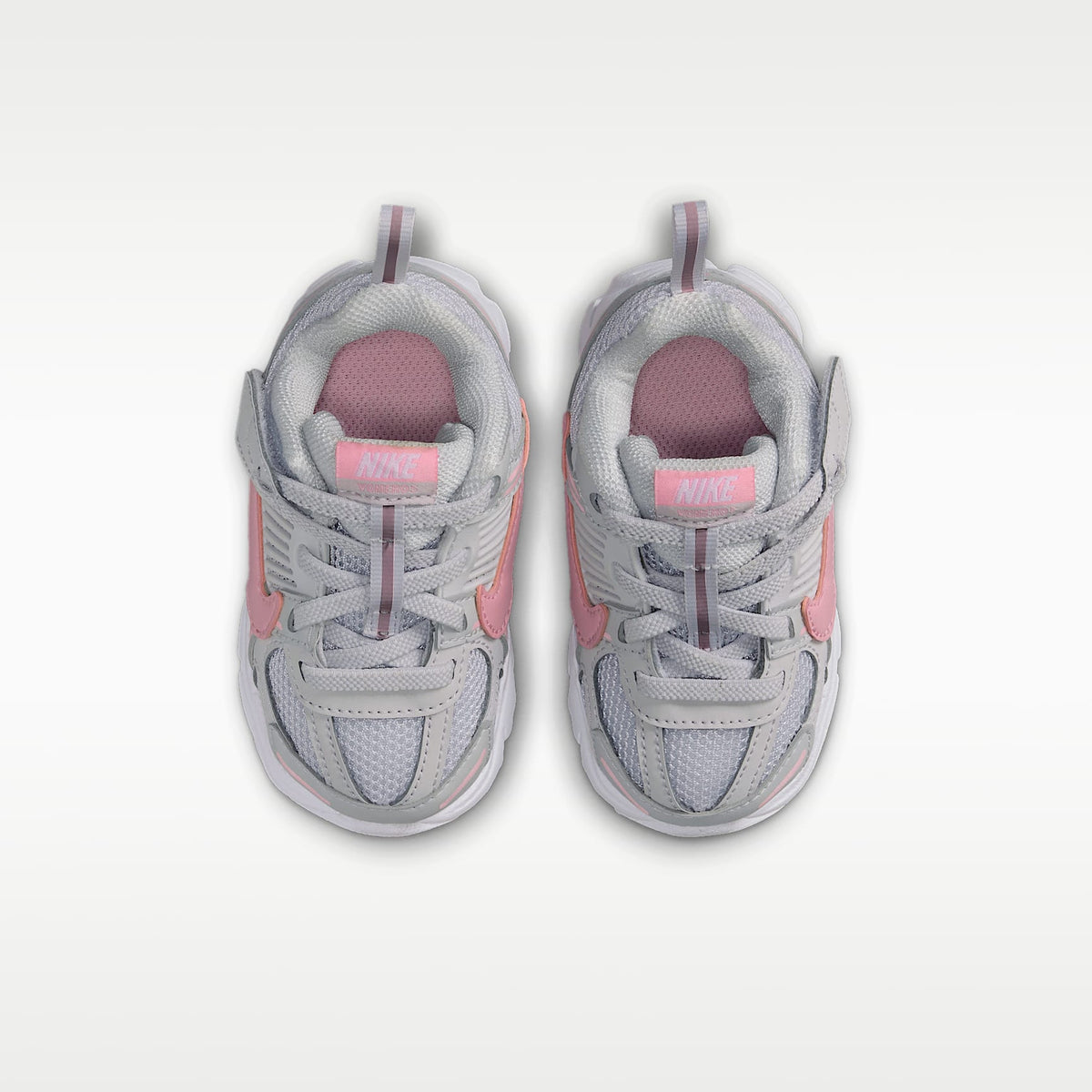 Nike Vomero 5 – Gris vasto/Blanco/Blanco/Rosa suave medio – vista 4