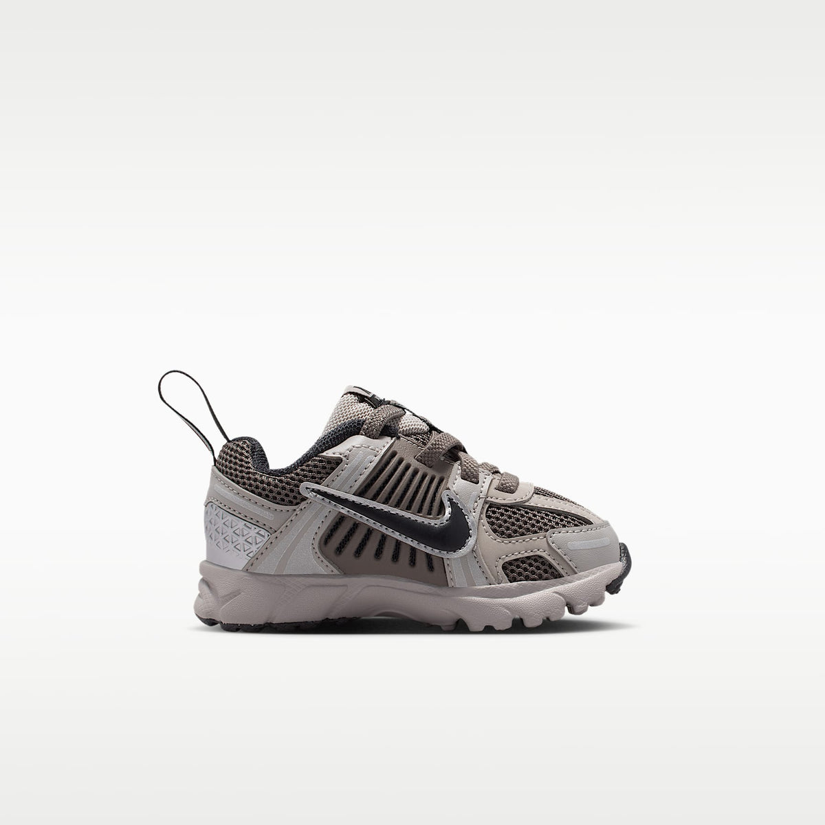 Nike Vomero 5 – Gris universitario/Cueva/Plata metalizado/Negro – vista 3