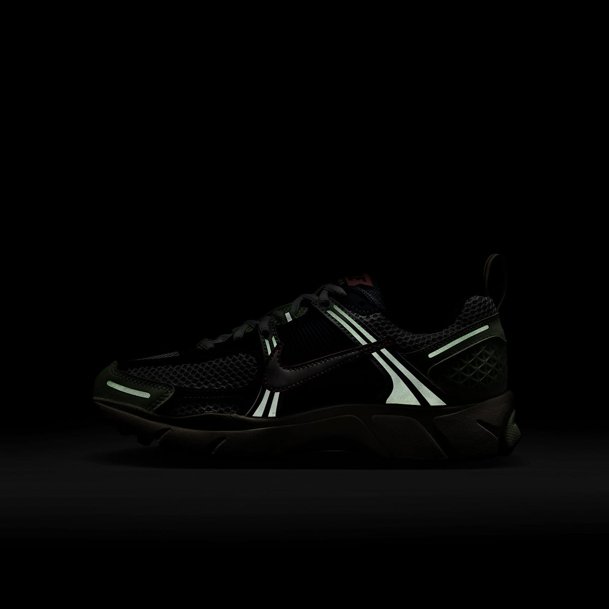 Nike Vomero 5 – Voltio ligero/Azul marino medianoche/Platino puro/Blanco – vista 12