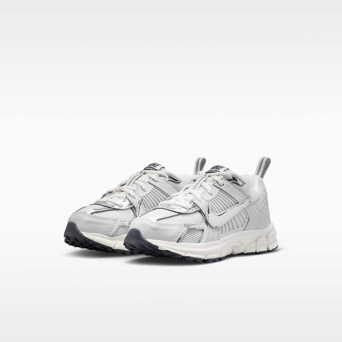 Nike Vomero 5 – Polvo fotón/Parrilla/Vela/Cromo – vista 5