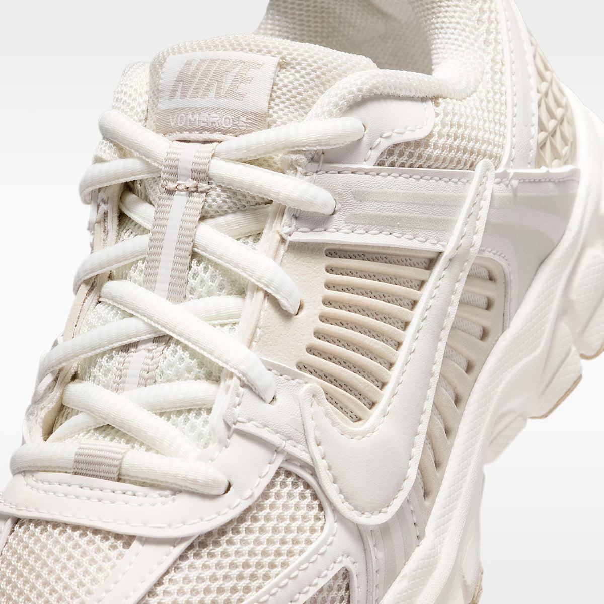 Nike Vomero 5 – Fantasma/Crema II/Vela/Hueso claro – vista 7
