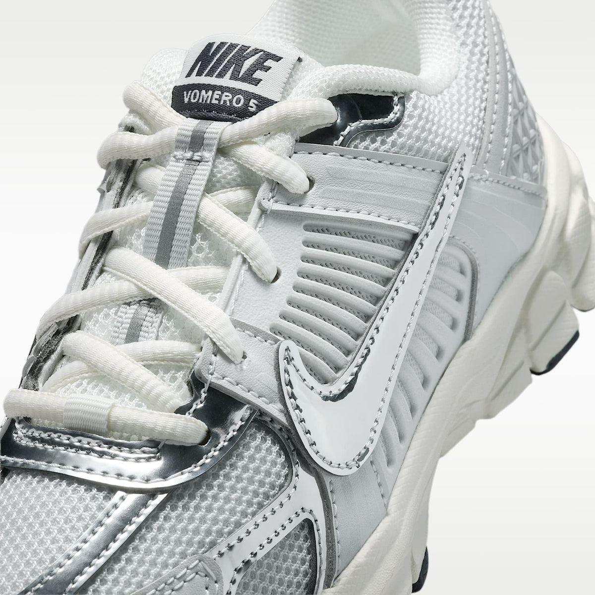 Nike Vomero 5 – Polvo fotón/Parrilla/Vela/Cromo – vista 7