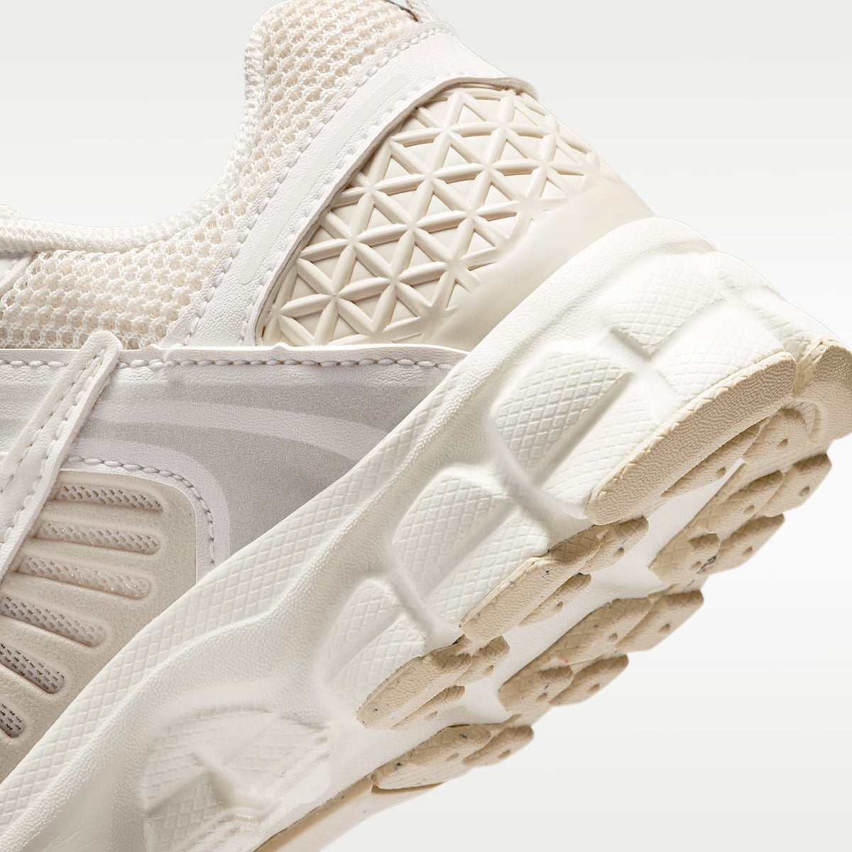 Nike Vomero 5 – Fantasma/Crema II/Vela/Hueso claro – vista 8