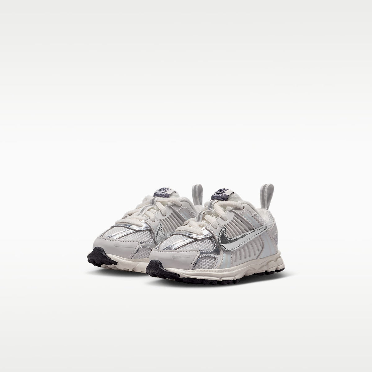 Nike Vomero 5 – Polvo fotón/Parrilla/Vela/Cromo – vista 5