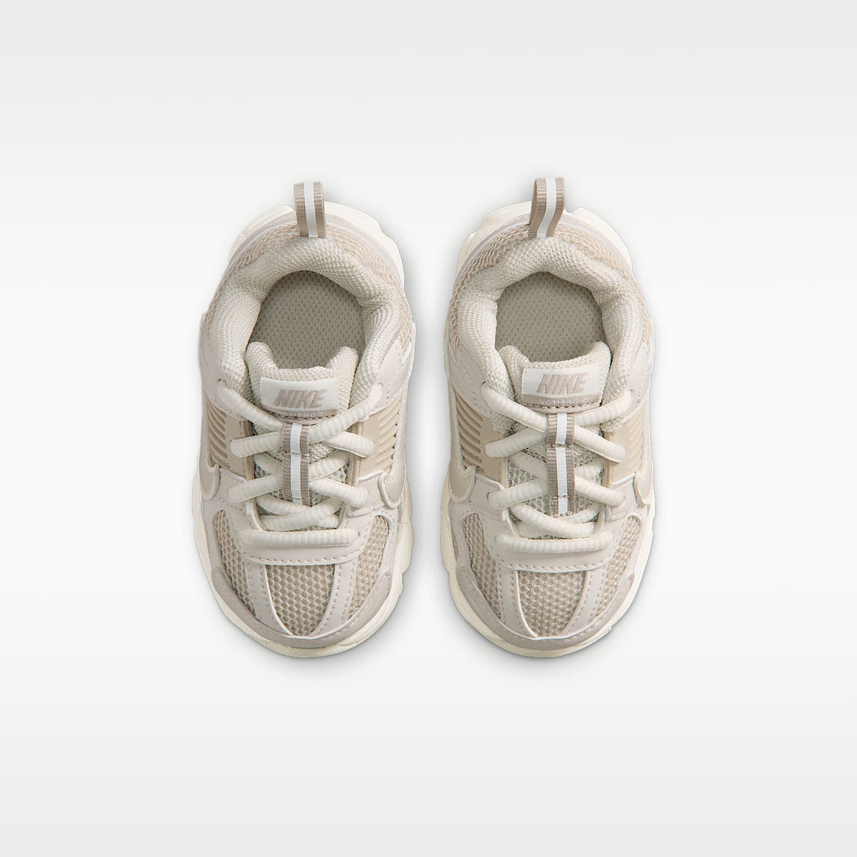 Nike Vomero 5 – Fantasma/Crema II/Vela/Hueso claro – vista 4