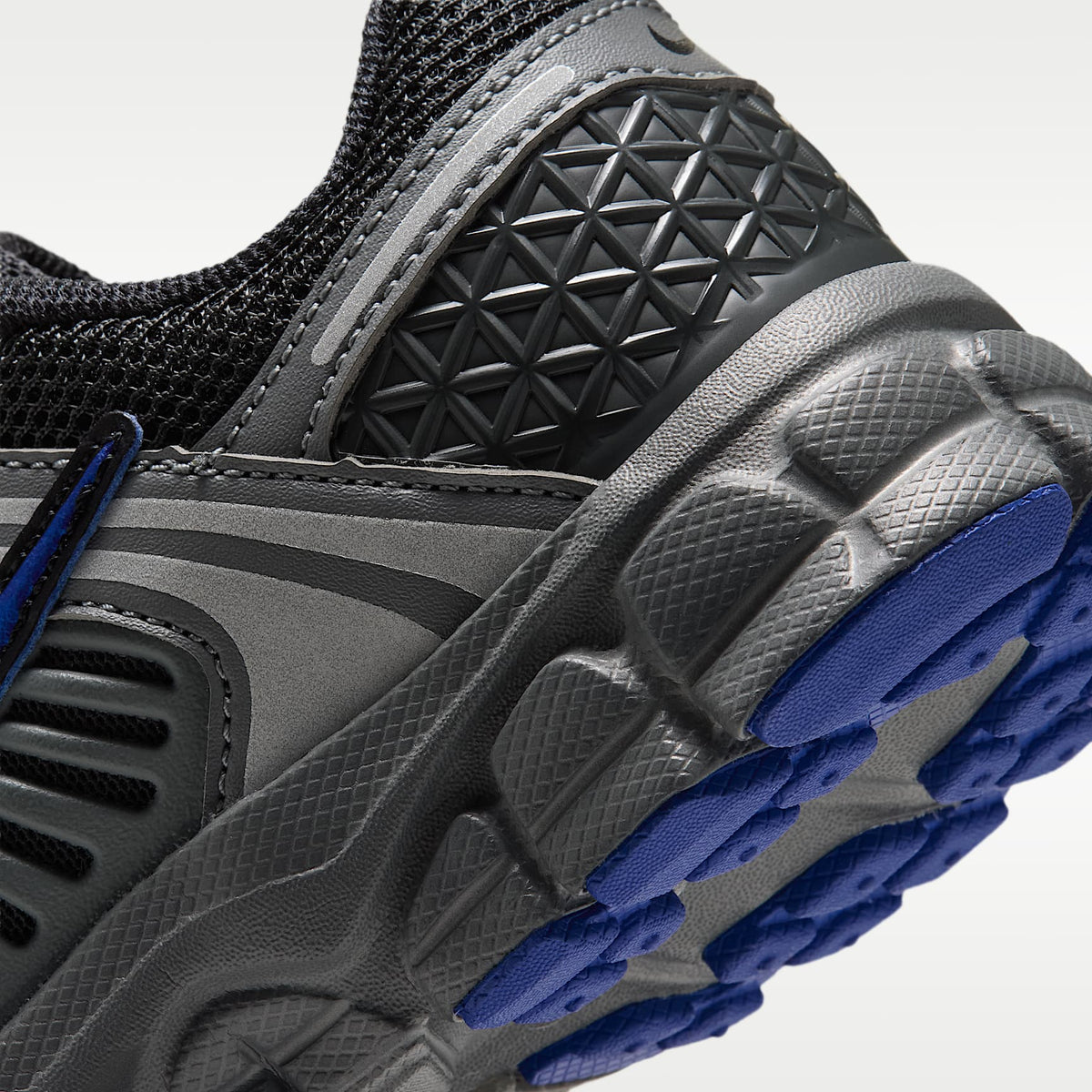 Nike Vomero 5 – Antracita/Gris humo/Plata metalizado/Hiperroyal – vista 8