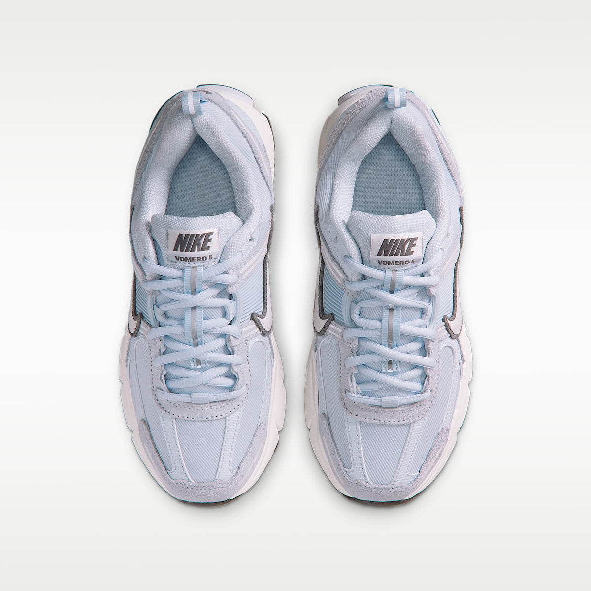 Nike Vomero 5 – Gris fútbol/Punta de Lápiz/Blanco cumbre – vista 4