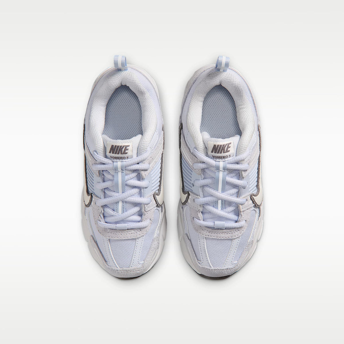 Nike Vomero 5 – Gris fútbol/Punta de Lápiz/Blanco cumbre – vista 4