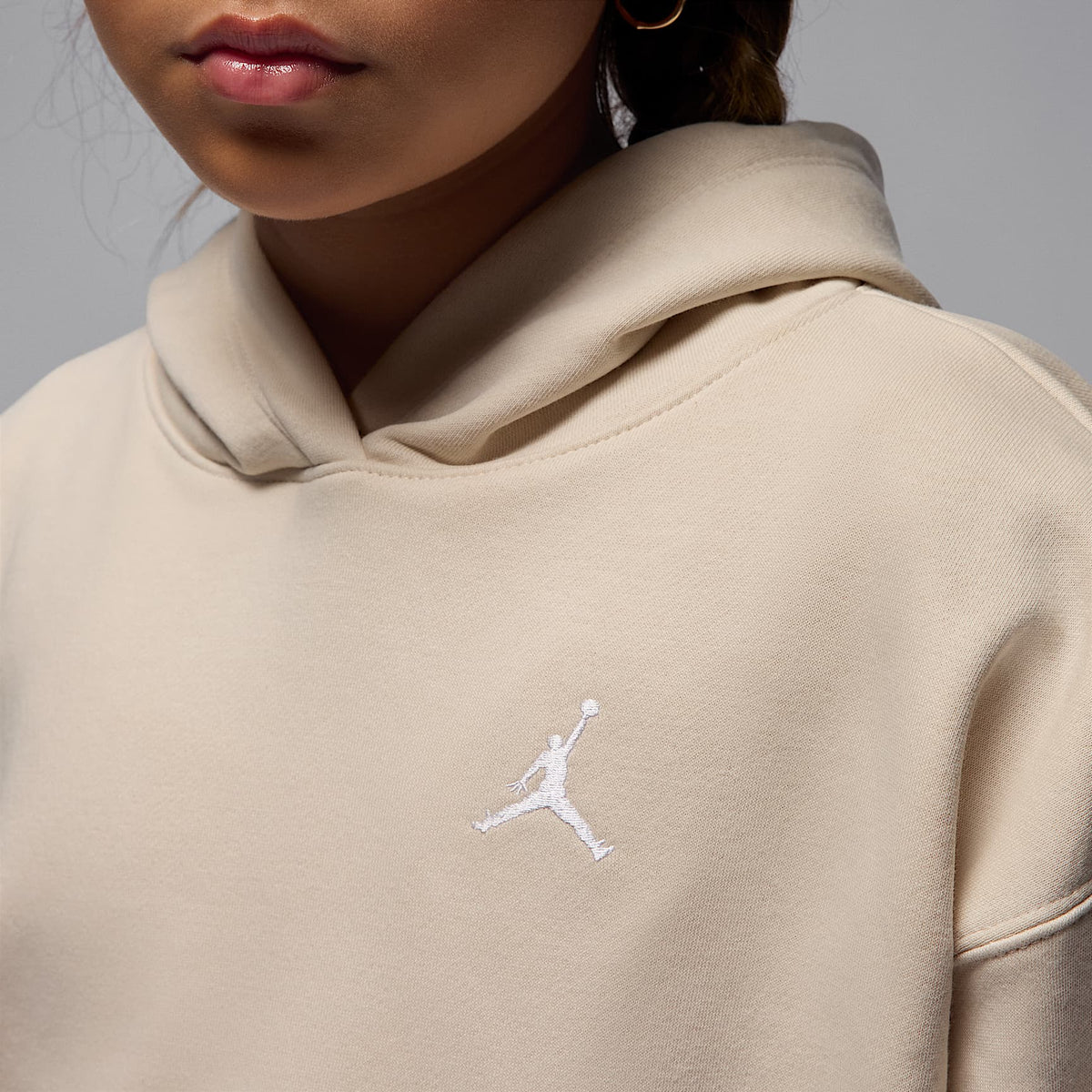 Sudadera con gorro sin cierre para niños talla grande Jordan Brooklyn Fleece – Café claro leyenda – vista 3