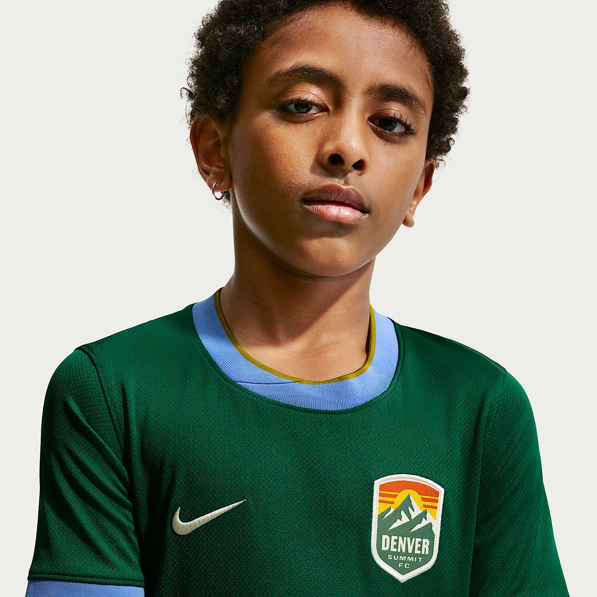 Jersey Nike Dri-FIT Replica del Denver FC Stadium Edition para niños talla grande – Pino legión – vista 3