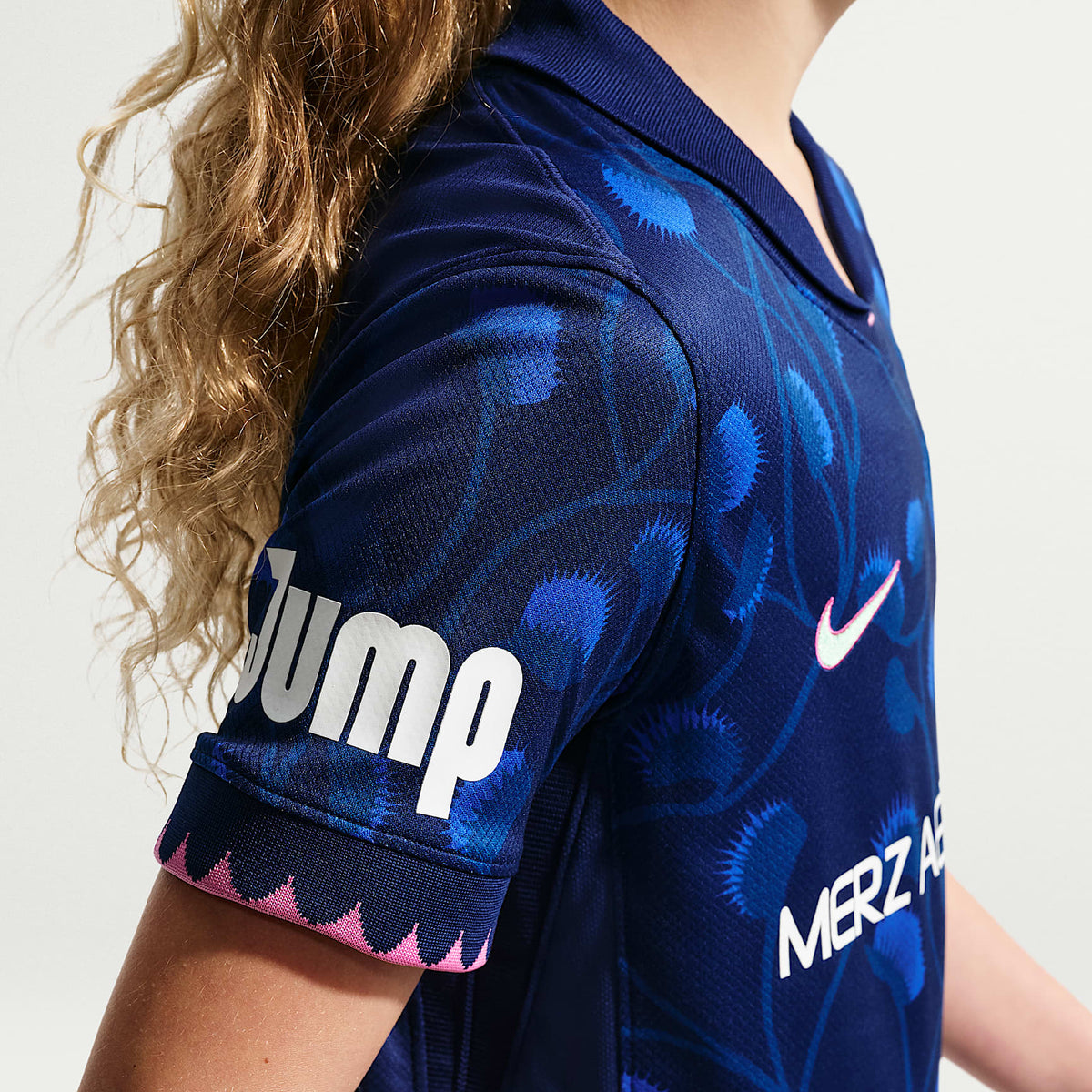 Jersey Nike Dri-FIT de la NWSL Replica para niños talla grande North Carolina Courage Stadium Away – Azul vacío – vista 2