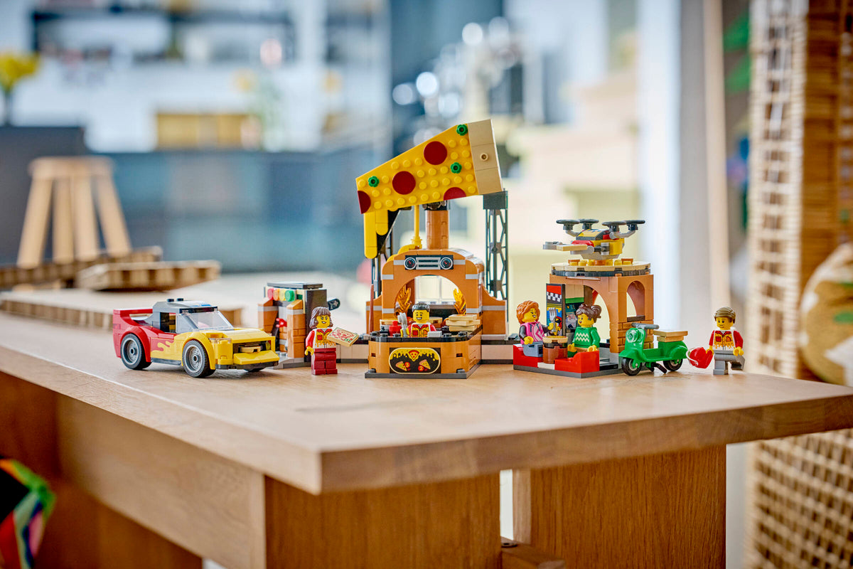 LEGO City Experiencia de Pizza a Domicilio con Vehículos 60496