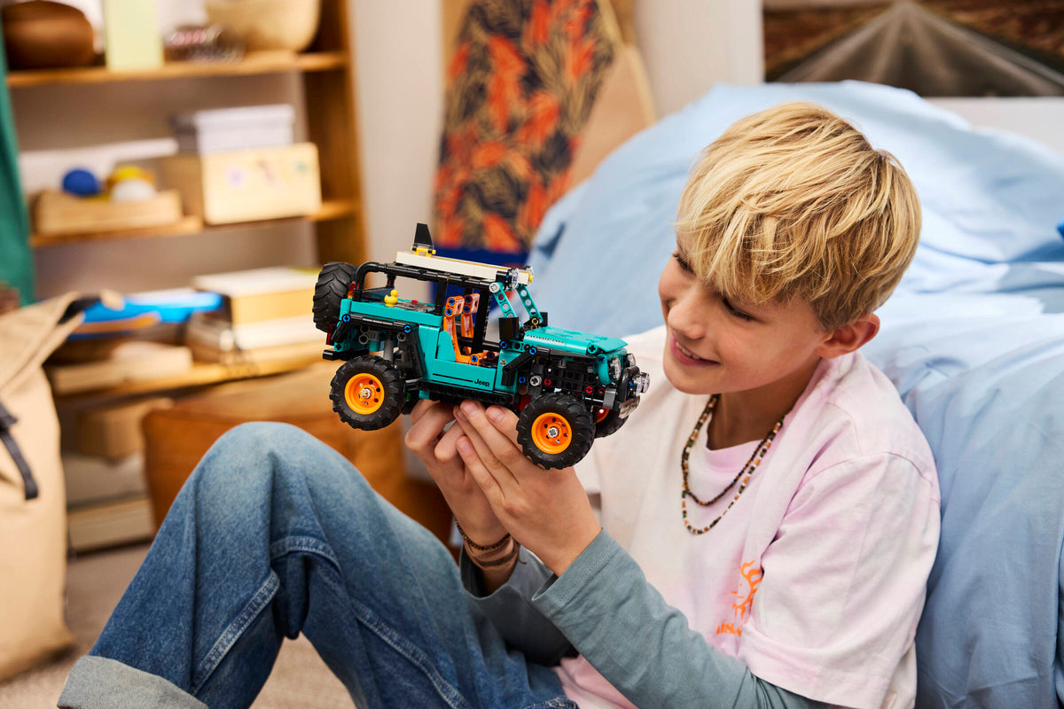 LEGO Technic Jeep Wrangler Rubicon SUV 42227