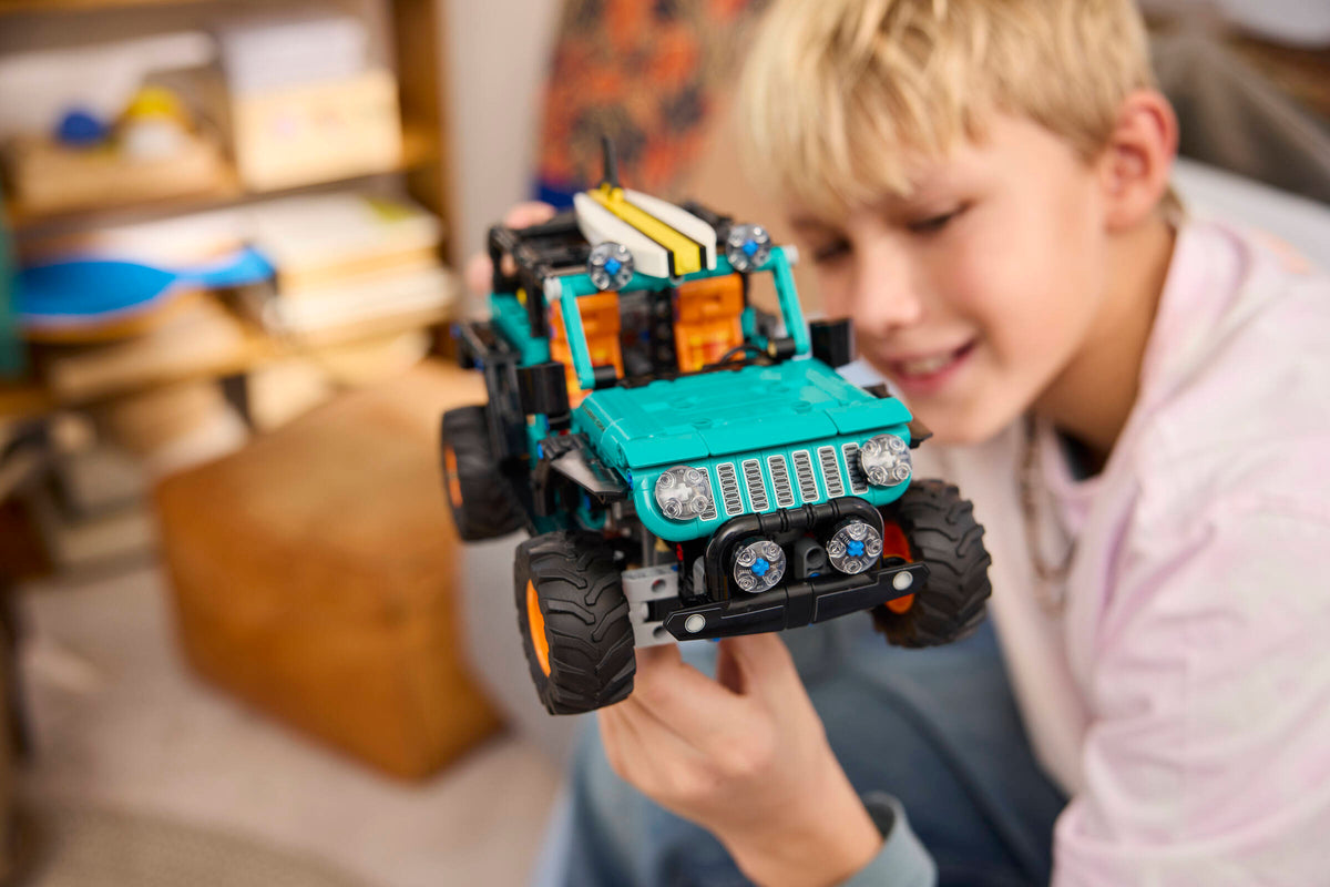 LEGO Technic Jeep Wrangler Rubicon SUV 42227