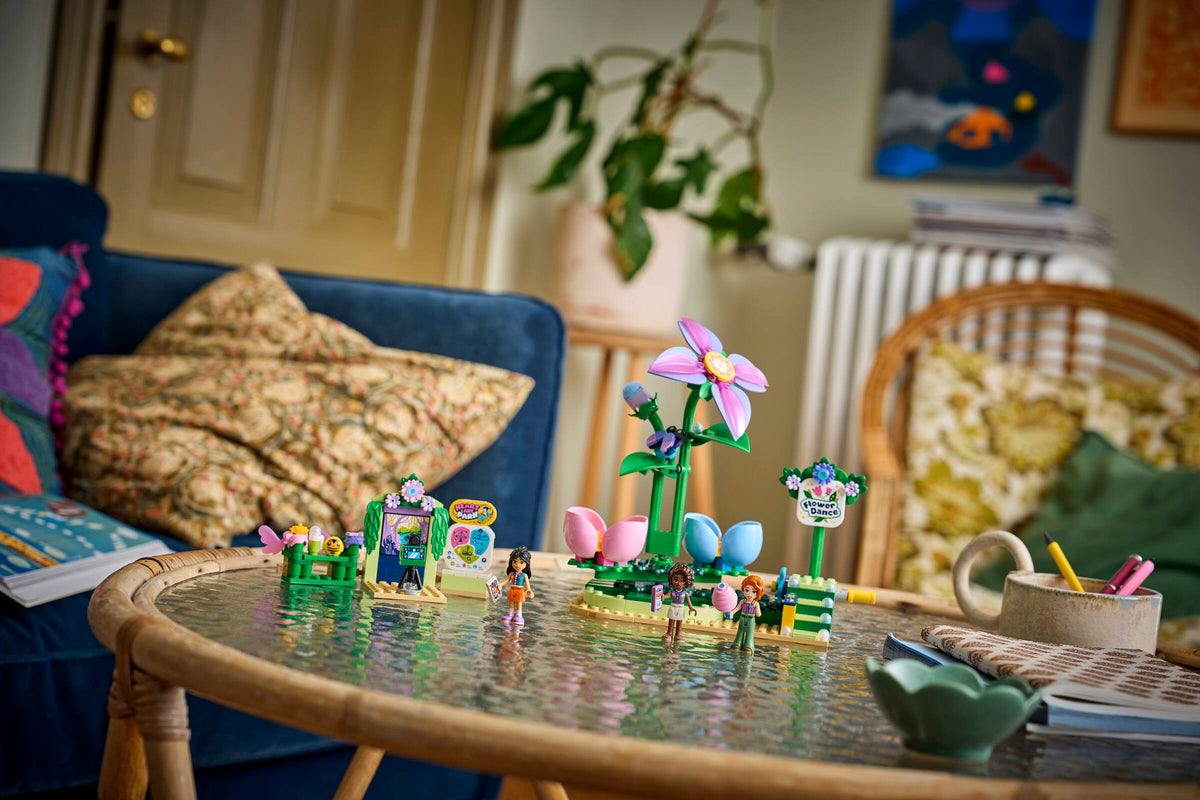 LEGO Friends Tazas Locas: Flores y Hadas 42702