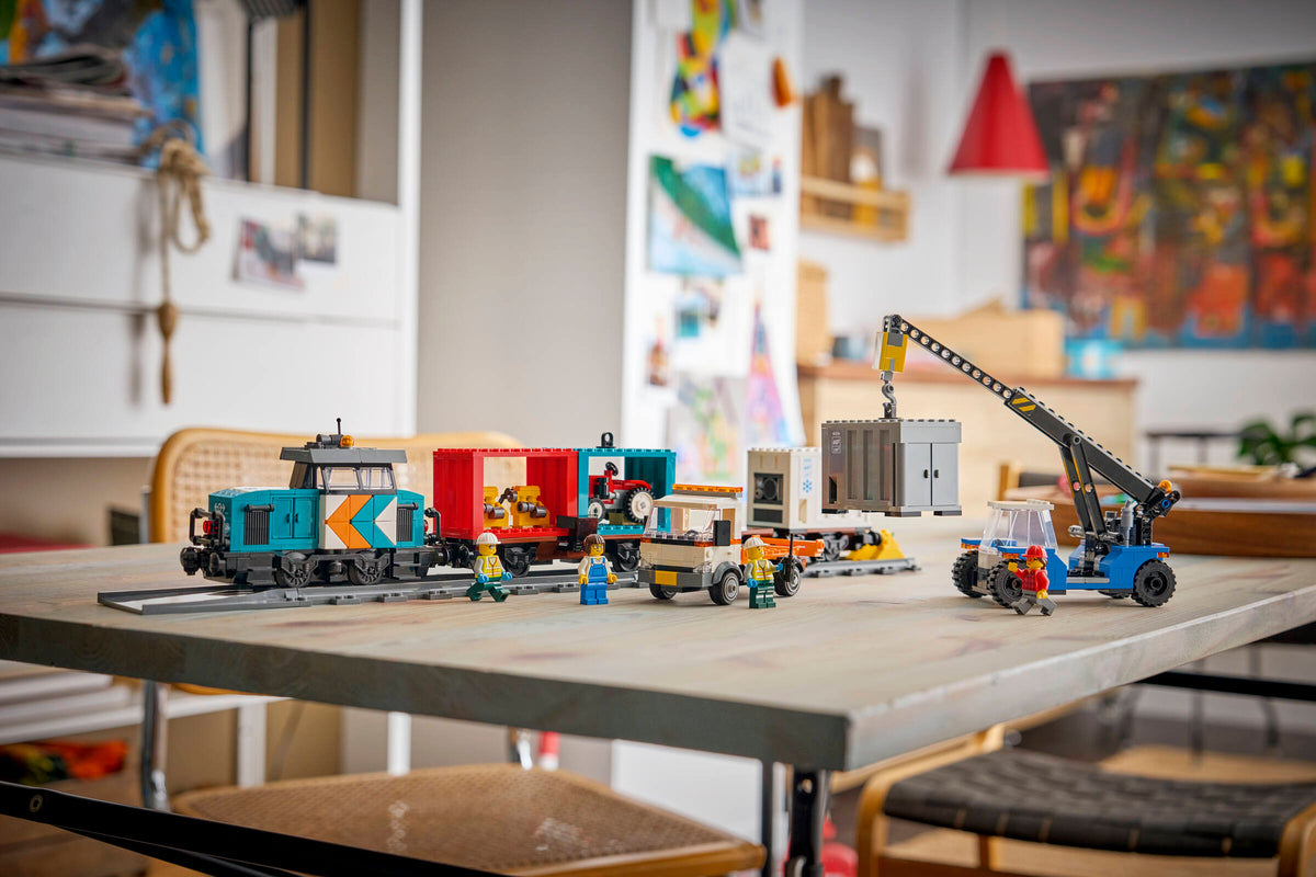 LEGO City Tren de Mercancías del Puerto con Grúa y Camión 60509