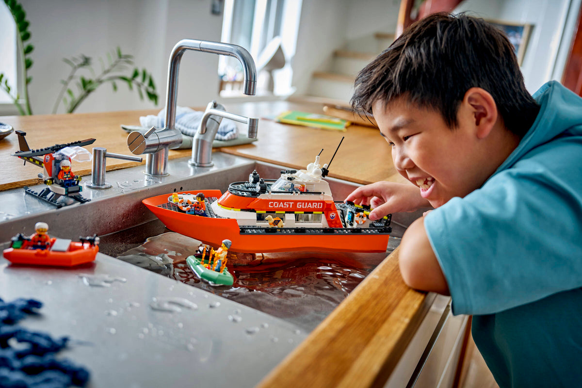 LEGO City Barco y Helicóptero de Rescate de Guardacostas 60504