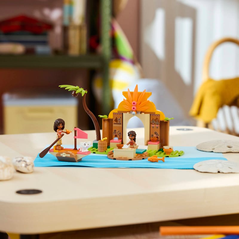 LEGO Disney Vaiana Casa de la Aldea y Barco 43282
