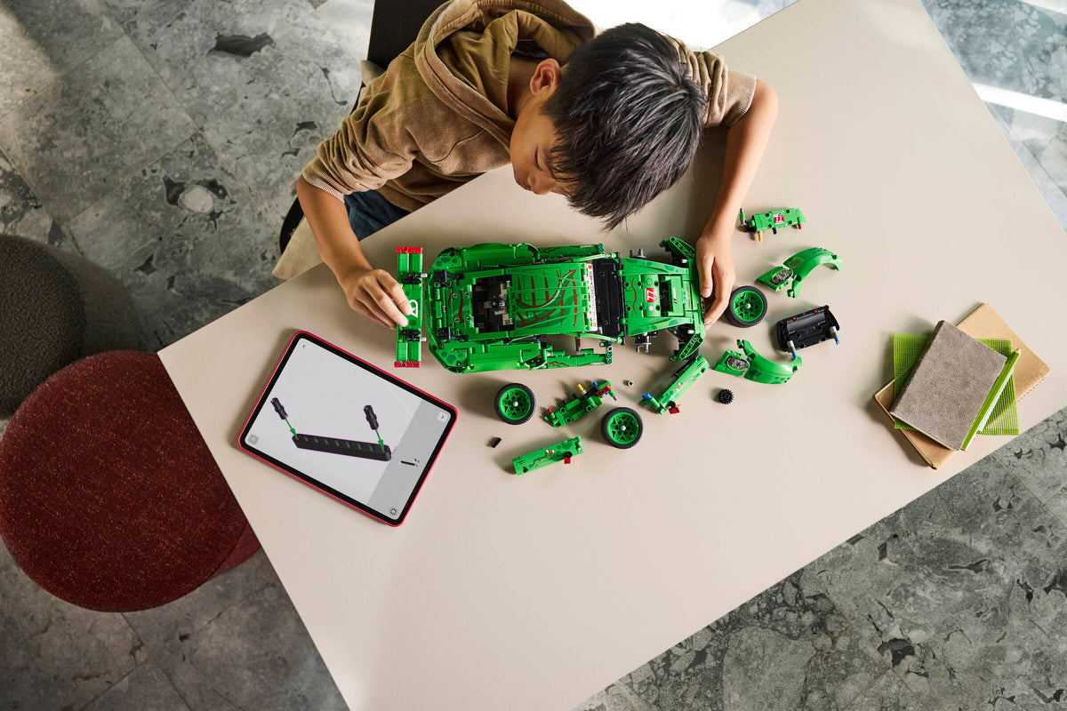 LEGO Technic Porsche 911 GT3 R REXY AO Racing Car 42224