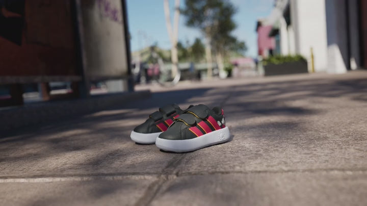 Tenis adidas Disney Mickey Mouse Grand Court para Bebés y Niños Pequeños KI9186